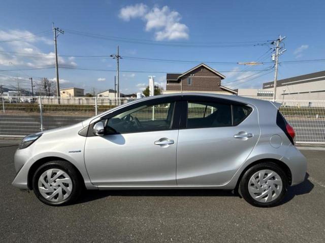 アクア L 保証書/社外 SDナビ/USBジャック/Bluetooth接続/ETC/EBD付ABS/横滑り防止装置/アイドリングストップ/バックモニター/エアバッグ 運転席/エアバッグ 助手席/パワーウインドウ(2枚目)