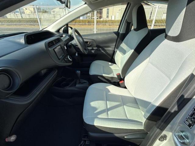 アクア L 保証書/社外 SDナビ/USBジャック/Bluetooth接続/ETC/EBD付ABS/横滑り防止装置/アイドリングストップ/バックモニター/エアバッグ 運転席/エアバッグ 助手席/パワーウインドウ(5枚目)