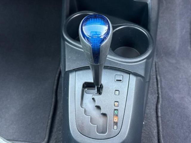 アクア L 保証書/社外 SDナビ/USBジャック/Bluetooth接続/ETC/EBD付ABS/横滑り防止装置/アイドリングストップ/バックモニター/エアバッグ 運転席/エアバッグ 助手席/パワーウインドウ(17枚目)