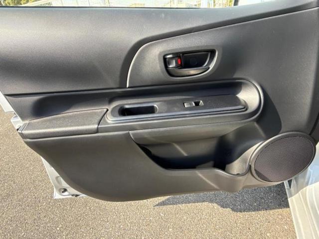 アクア L 保証書/社外 SDナビ/USBジャック/Bluetooth接続/ETC/EBD付ABS/横滑り防止装置/アイドリングストップ/バックモニター/エアバッグ 運転席/エアバッグ 助手席/パワーウインドウ(21枚目)