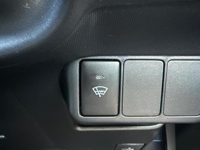 アクア L 保証書/社外 SDナビ/USBジャック/Bluetooth接続/ETC/EBD付ABS/横滑り防止装置/アイドリングストップ/バックモニター/エアバッグ 運転席/エアバッグ 助手席/パワーウインドウ(25枚目)