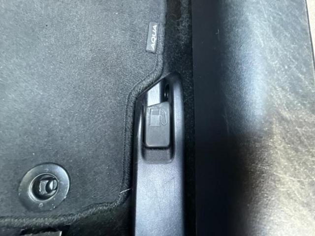 アクア L 保証書/社外 SDナビ/USBジャック/Bluetooth接続/ETC/EBD付ABS/横滑り防止装置/アイドリングストップ/バックモニター/エアバッグ 運転席/エアバッグ 助手席/パワーウインドウ(41枚目)