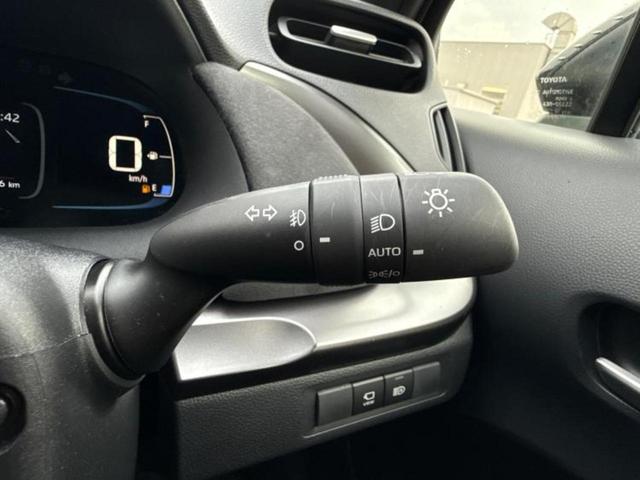 アクア GRスポーツ 保証書/ディスプレイオーディオ+ナビ10.5インチ/トヨタセーフティセンス/パノラミックビューモニター/車線逸脱防止支援システム/シート ハーフレザー/ヘッドランプ LED 衝突被害軽減システム(16枚目)