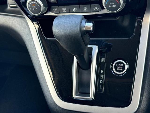 セレナ ハイウェイスター　エアロ／保証書／純正　９インチ　ＳＤナビ／フリップダウンモニター　純正　１０．１インチ／衝突安全装置／電動スライドドア／車線逸脱防止支援システム／ヘッドランプ　ＬＥＤ／Ｂｌｕｅｔｏｏｔｈ接続　ＥＴＣ（26枚目）