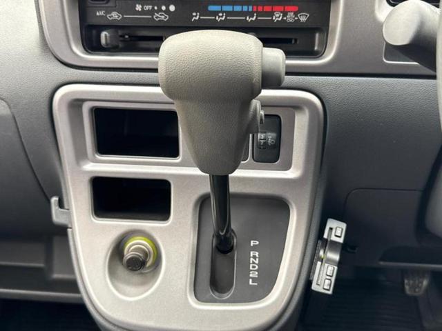 ハイゼットカーゴ デッキバンGL 新品タイヤ/保証書/純正 SDナビ/Bluetooth接続/ETC/EBD付ABS/バックモニター/フルセグTV/DVD/エアバッグ 運転席/エアバッグ 助手席/パワーウインドウ/キーレスエントリー(18枚目)