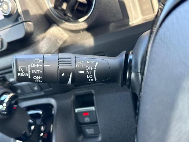 N-BOXカスタム ターボコーディネートスタイル2トーン 純正 9インチ ナビ/ホンダセンシング/両側電動スライドドア/シートヒーター 前席/マルチビューカメラシステム/車線逸脱防止支援システム/シート 合皮/届出済未使用車/ヘッドランプ LED 禁煙車(17枚目)