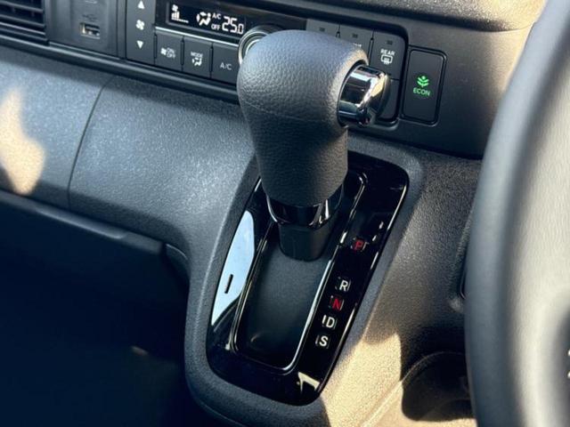 N-BOXカスタム ターボコーディネートスタイル2トーン 純正 9インチ ナビ/ホンダセンシング/両側電動スライドドア/シートヒーター 前席/マルチビューカメラシステム/車線逸脱防止支援システム/シート 合皮/届出済未使用車/ヘッドランプ LED 禁煙車(18枚目)