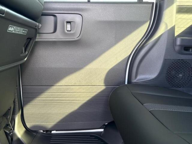 N-BOXカスタム ターボコーディネートスタイル2トーン 純正 9インチ ナビ/ホンダセンシング/両側電動スライドドア/シートヒーター 前席/マルチビューカメラシステム/車線逸脱防止支援システム/シート 合皮/届出済未使用車/ヘッドランプ LED 禁煙車(23枚目)