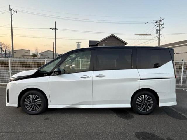 セレナ ｅパワーハイウェイスターＶ　保証書／純正　１２．３インチ　メモリーナビ／インテリジェントルームミラー／エマージェンシーブレーキ／ハンズフリー両側電動スライドドア／アラウンドビューモニター／車線逸脱防止支援システム　全周囲カメラ（2枚目）