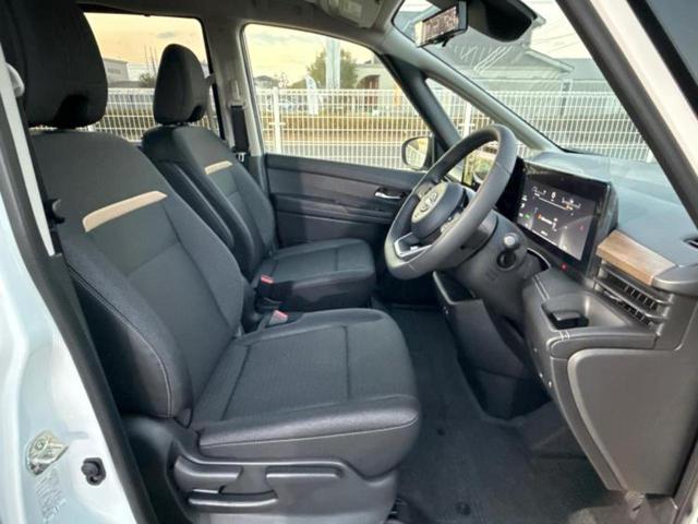 セレナ ｅパワーハイウェイスターＶ　保証書／純正　１２．３インチ　メモリーナビ／インテリジェントルームミラー／エマージェンシーブレーキ／ハンズフリー両側電動スライドドア／アラウンドビューモニター／車線逸脱防止支援システム　全周囲カメラ（4枚目）