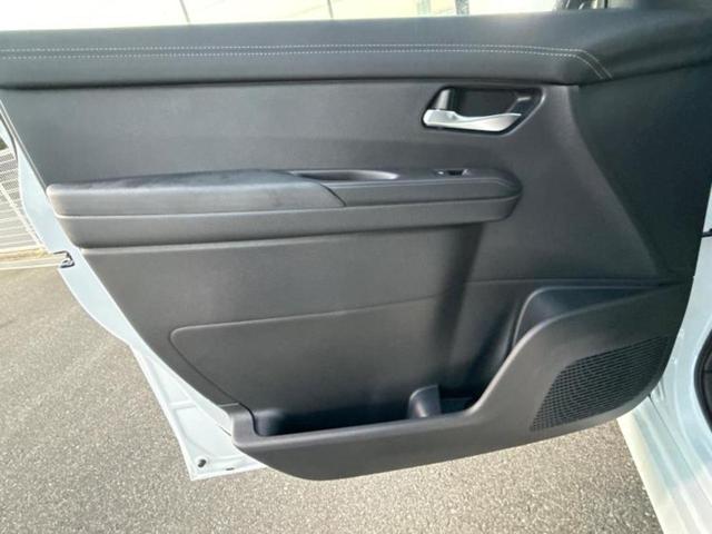 セレナ ｅパワーハイウェイスターＶ　保証書／純正　１２．３インチ　メモリーナビ／インテリジェントルームミラー／エマージェンシーブレーキ／ハンズフリー両側電動スライドドア／アラウンドビューモニター／車線逸脱防止支援システム　全周囲カメラ（23枚目）