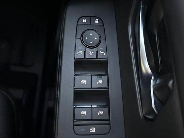 セレナ ｅパワーハイウェイスターＶ　保証書／純正　１２．３インチ　メモリーナビ／インテリジェントルームミラー／エマージェンシーブレーキ／ハンズフリー両側電動スライドドア／アラウンドビューモニター／車線逸脱防止支援システム　全周囲カメラ（30枚目）