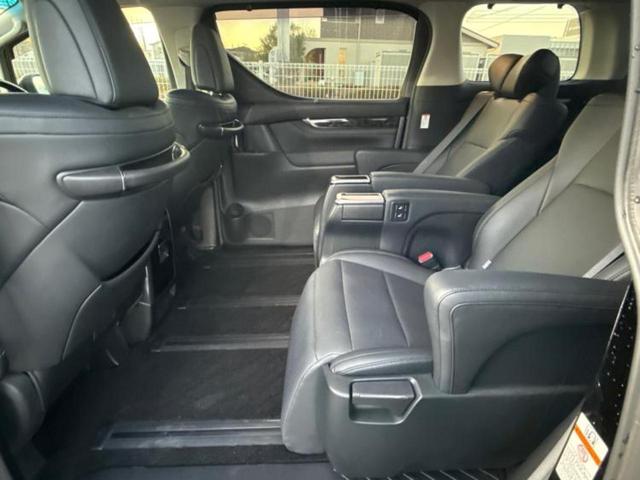 ヴェルファイア Ｚ　Ｇエディション　新品タイヤ／モデリスタエアロ／保証書／社外　１１インチ　ＳＤナビ／フリップダウンモニター　社外　１２．８インチ／トヨタセーフティセンス／両側電動スライドドア／シートヒーター　前席　衝突被害軽減システム（8枚目）