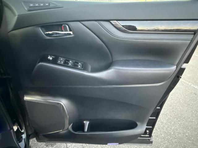 ヴェルファイア Ｚ　Ｇエディション　新品タイヤ／モデリスタエアロ／保証書／社外　１１インチ　ＳＤナビ／フリップダウンモニター　社外　１２．８インチ／トヨタセーフティセンス／両側電動スライドドア／シートヒーター　前席　衝突被害軽減システム（21枚目）