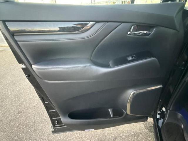 ヴェルファイア Ｚ　Ｇエディション　新品タイヤ／モデリスタエアロ／保証書／社外　１１インチ　ＳＤナビ／フリップダウンモニター　社外　１２．８インチ／トヨタセーフティセンス／両側電動スライドドア／シートヒーター　前席　衝突被害軽減システム（22枚目）