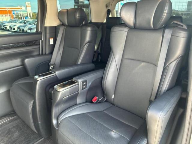 ヴェルファイア ＺＧ　サンルーフ／純正エアロ／保証書／社外　１１インチ　ＳＤナビ／フリップダウンモニター　社外　１２．８インチ／衝突安全装置／両側電動スライドドア／シートヒーター　前席／車線逸脱防止支援システム　革シート（8枚目）