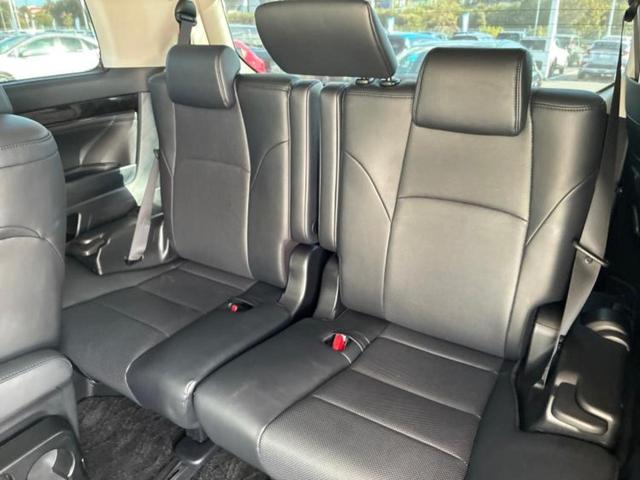 ヴェルファイア ＺＧ　サンルーフ／純正エアロ／保証書／社外　１１インチ　ＳＤナビ／フリップダウンモニター　社外　１２．８インチ／衝突安全装置／両側電動スライドドア／シートヒーター　前席／車線逸脱防止支援システム　革シート（19枚目）