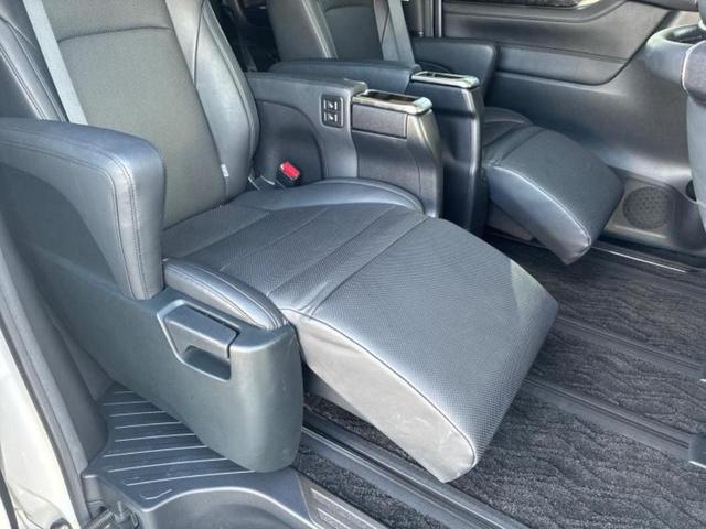 ヴェルファイア ＺＧ　サンルーフ／純正エアロ／保証書／社外　１１インチ　ＳＤナビ／フリップダウンモニター　社外　１２．８インチ／衝突安全装置／両側電動スライドドア／シートヒーター　前席／車線逸脱防止支援システム　革シート（27枚目）