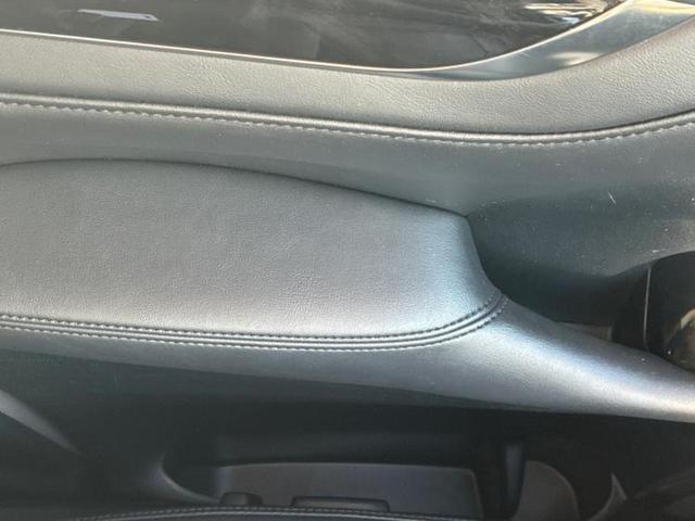 ヴェルファイア ＺＧ　サンルーフ／純正エアロ／保証書／社外　１１インチ　ＳＤナビ／フリップダウンモニター　社外　１２．８インチ／衝突安全装置／両側電動スライドドア／シートヒーター　前席／車線逸脱防止支援システム　革シート（46枚目）