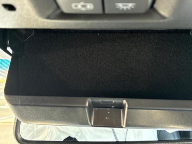 ヴェルファイア ＺＧ　サンルーフ／純正エアロ／保証書／社外　１１インチ　ＳＤナビ／フリップダウンモニター　社外　１２．８インチ／衝突安全装置／両側電動スライドドア／シートヒーター　前席／車線逸脱防止支援システム　革シート（48枚目）