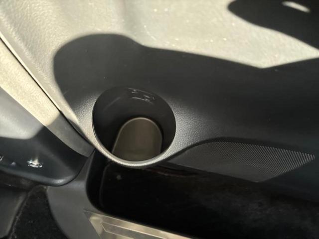 ヴェルファイア ＺＧ　サンルーフ／純正エアロ／保証書／社外　１１インチ　ＳＤナビ／フリップダウンモニター　社外　１２．８インチ／衝突安全装置／両側電動スライドドア／シートヒーター　前席／車線逸脱防止支援システム　革シート（57枚目）