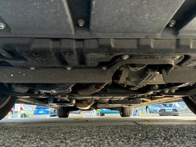 ヴェルファイア ＺＧ　サンルーフ／純正エアロ／保証書／社外　１１インチ　ＳＤナビ／フリップダウンモニター　社外　１２．８インチ／衝突安全装置／両側電動スライドドア／シートヒーター　前席／車線逸脱防止支援システム　革シート（62枚目）