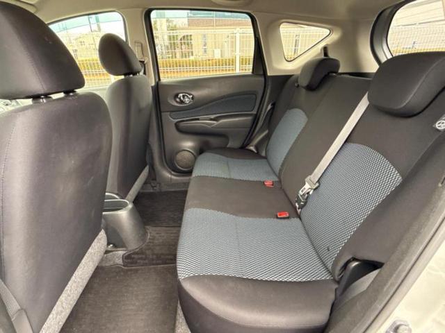 ノート Ｘ　新品タイヤ／純正　ＳＤナビ／ＥＴＣ／ＥＢＤ付ＡＢＳ／アイドリングストップ／フルセグＴＶ／エアバッグ　運転席／エアバッグ　助手席／パワーウインドウ／エンジンスタートボタン／キーレスエントリー（8枚目）