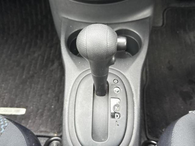 ノート Ｘ　新品タイヤ／純正　ＳＤナビ／ＥＴＣ／ＥＢＤ付ＡＢＳ／アイドリングストップ／フルセグＴＶ／エアバッグ　運転席／エアバッグ　助手席／パワーウインドウ／エンジンスタートボタン／キーレスエントリー（18枚目）