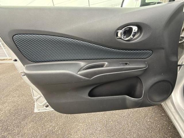 ノート Ｘ　新品タイヤ／純正　ＳＤナビ／ＥＴＣ／ＥＢＤ付ＡＢＳ／アイドリングストップ／フルセグＴＶ／エアバッグ　運転席／エアバッグ　助手席／パワーウインドウ／エンジンスタートボタン／キーレスエントリー（23枚目）