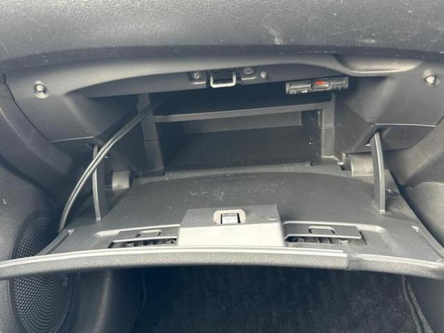 ノート Ｘ　新品タイヤ／純正　ＳＤナビ／ＥＴＣ／ＥＢＤ付ＡＢＳ／アイドリングストップ／フルセグＴＶ／エアバッグ　運転席／エアバッグ　助手席／パワーウインドウ／エンジンスタートボタン／キーレスエントリー（34枚目）