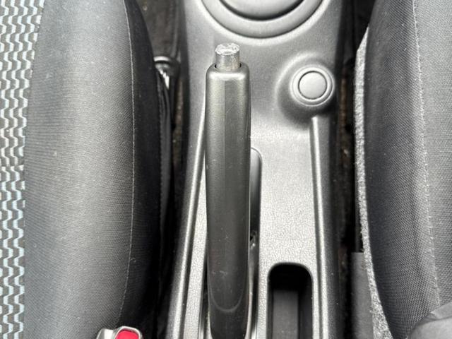 ノート Ｘ　新品タイヤ／純正　ＳＤナビ／ＥＴＣ／ＥＢＤ付ＡＢＳ／アイドリングストップ／フルセグＴＶ／エアバッグ　運転席／エアバッグ　助手席／パワーウインドウ／エンジンスタートボタン／キーレスエントリー（37枚目）