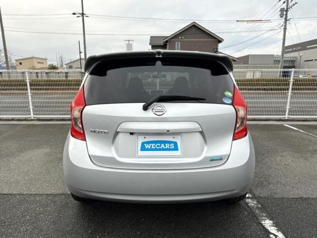 ノート Ｘ　新品タイヤ／純正　ＳＤナビ／ＥＴＣ／ＥＢＤ付ＡＢＳ／アイドリングストップ／フルセグＴＶ／エアバッグ　運転席／エアバッグ　助手席／パワーウインドウ／エンジンスタートボタン／キーレスエントリー（44枚目）