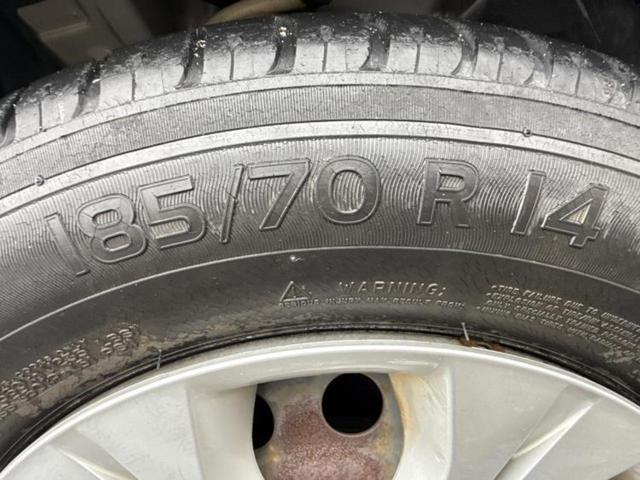 ノート Ｘ　新品タイヤ／純正　ＳＤナビ／ＥＴＣ／ＥＢＤ付ＡＢＳ／アイドリングストップ／フルセグＴＶ／エアバッグ　運転席／エアバッグ　助手席／パワーウインドウ／エンジンスタートボタン／キーレスエントリー（50枚目）