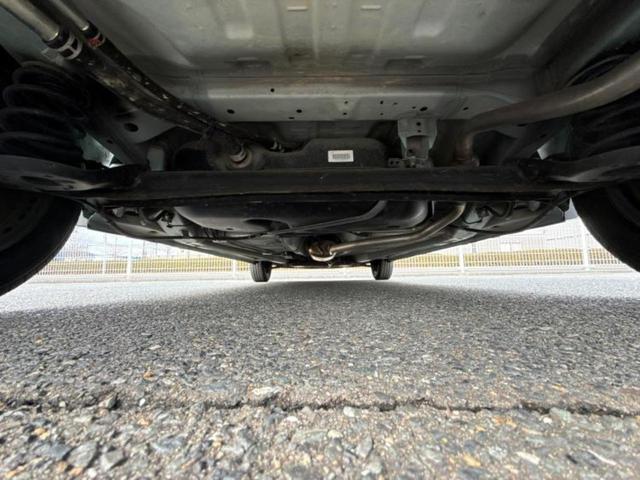 アルトラパン L 保証書/社外 SDナビ/衝突安全装置/シートヒーター/ヘッドランプ HID/Bluetooth接続/ETC/EBD付ABS/横滑り防止装置/アイドリングストップ/DVD/エアバッグ 運転席 DVD再生(45枚目)