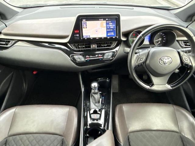 Ｃ－ＨＲ Ｇ　新品タイヤ／純正　９インチ　ＳＤナビ／衝突安全装置／シートヒーター／車線逸脱防止支援システム／シート　ハーフレザー／ヘッドランプ　ＬＥＤ／ＥＴＣ／ＥＢＤ付ＡＢＳ／横滑り防止装置　衝突被害軽減システム（4枚目）