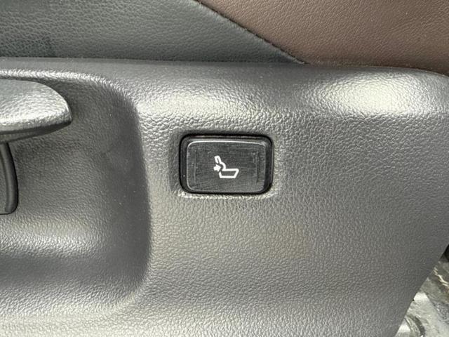 Ｃ－ＨＲ Ｇ　新品タイヤ／純正　９インチ　ＳＤナビ／衝突安全装置／シートヒーター／車線逸脱防止支援システム／シート　ハーフレザー／ヘッドランプ　ＬＥＤ／ＥＴＣ／ＥＢＤ付ＡＢＳ／横滑り防止装置　衝突被害軽減システム（30枚目）