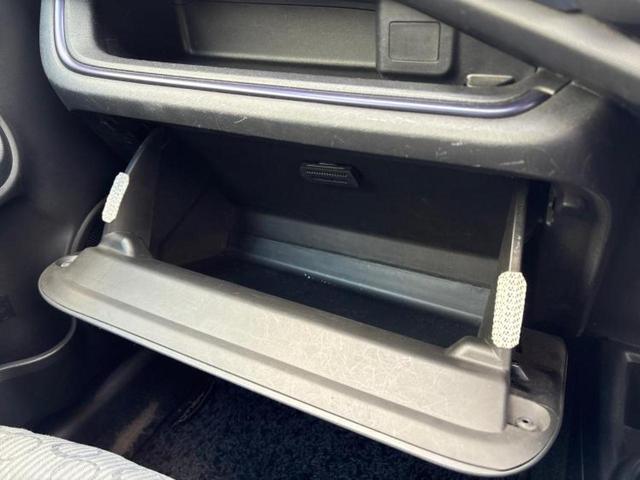 アクア Ｓ　新品タイヤ／保証書／社外　メモリーナビ／ドライブレコーダー　社外／Ｂｌｕｅｔｏｏｔｈ接続／ＥＴＣ／ＥＢＤ付ＡＢＳ／横滑り防止装置／アイドリングストップ／バックモニター／ワンセグＴＶ／エアバッグ　運転席（35枚目）