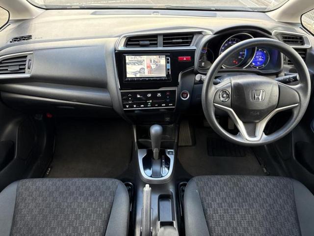 フィット １３Ｇ・Ｌパッケージ　保証書／純正　ＳＤナビ／ドライブレコーダー　前後／Ｂｌｕｅｔｏｏｔｈ接続／ＥＴＣ／ＥＢＤ付ＡＢＳ／横滑り防止装置／アイドリングストップ／バックモニター／ワンセグＴＶ／ＤＶＤ／エアバッグ　運転席（4枚目）