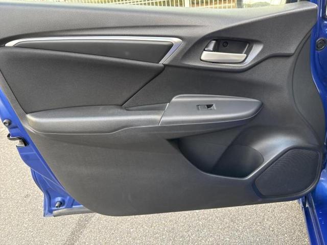 フィット １３Ｇ・Ｌパッケージ　保証書／純正　ＳＤナビ／ドライブレコーダー　前後／Ｂｌｕｅｔｏｏｔｈ接続／ＥＴＣ／ＥＢＤ付ＡＢＳ／横滑り防止装置／アイドリングストップ／バックモニター／ワンセグＴＶ／ＤＶＤ／エアバッグ　運転席（23枚目）