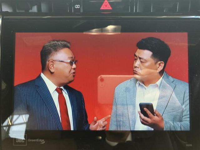 ハリアー プログレス　新品タイヤ／サンルーフ／ＪＢＬ／保証書／純正　ＳＤナビ／衝突安全装置／パノラミックビューモニター／車線逸脱防止支援システム／シート　ハーフレザー／電動バックドア／ヘッドランプ　ＬＥＤ　全周囲カメラ（11枚目）