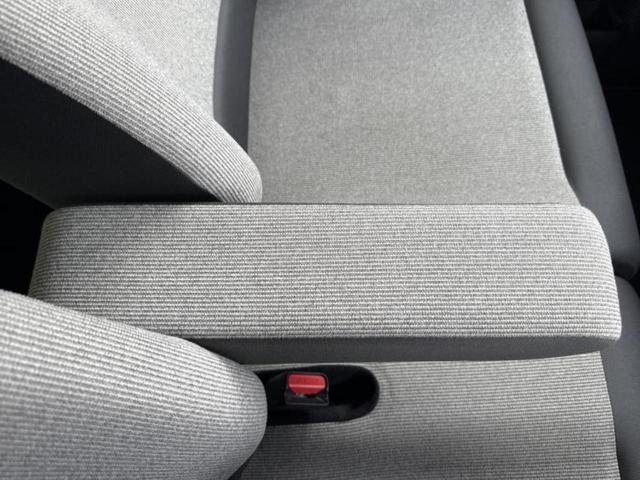 Ｎ－ＢＯＸ ヒョウジュン　保証書／ホンダセンシング／電動スライドドア／車線逸脱防止支援システム／ヘッドランプ　ＬＥＤ／ＥＢＤ付ＡＢＳ／横滑り防止装置／アイドリングストップ／禁煙車／エアバッグ　運転席／エアバッグ　助手席（27枚目）