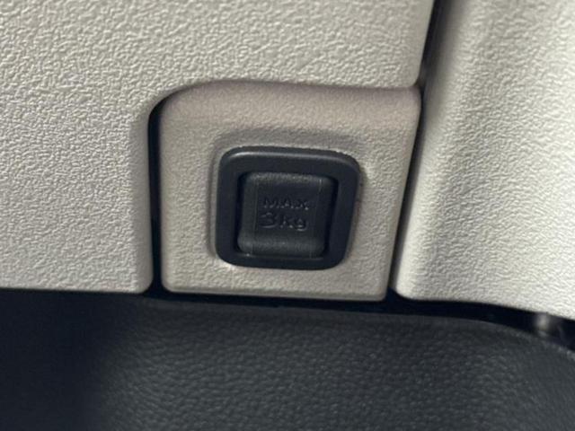 Ｎ－ＢＯＸ ヒョウジュン　保証書／ホンダセンシング／電動スライドドア／車線逸脱防止支援システム／ヘッドランプ　ＬＥＤ／ＥＢＤ付ＡＢＳ／横滑り防止装置／アイドリングストップ／禁煙車／エアバッグ　運転席／エアバッグ　助手席（33枚目）