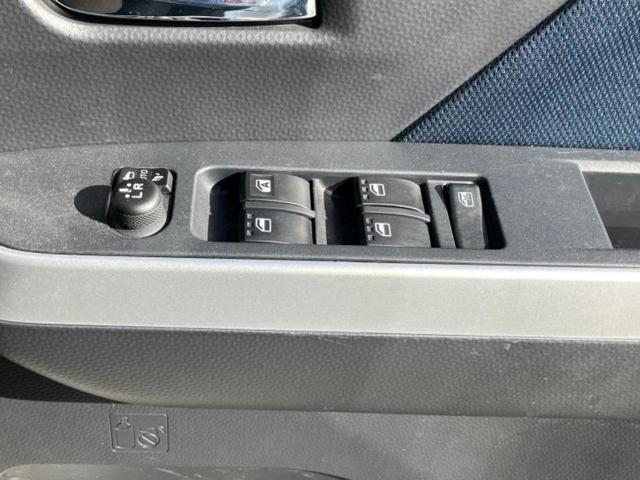 ルーミー カスタムＧ－Ｔ　保証書／純正　９インチ　ＳＤナビ／フリップダウンモニター／衝突安全装置／両側電動スライドドア／シートヒーター　前席／パノラミックビューモニター／車線逸脱防止支援システム／ドライブレコーダー　前後（13枚目）