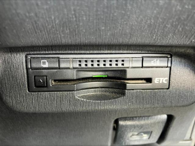 プリウス Ｓ　新品タイヤ／保証書／純正　ＨＤＤナビ／ヘッドランプ　ＨＩＤ／Ｂｌｕｅｔｏｏｔｈ接続／ＥＴＣ／ＥＢＤ付ＡＢＳ／横滑り防止装置／アイドリングストップ／クルーズコントロール／バックモニター／フルセグＴＶ（13枚目）