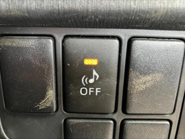 プリウス Ｓ　新品タイヤ／保証書／純正　ＨＤＤナビ／ヘッドランプ　ＨＩＤ／Ｂｌｕｅｔｏｏｔｈ接続／ＥＴＣ／ＥＢＤ付ＡＢＳ／横滑り防止装置／アイドリングストップ／クルーズコントロール／バックモニター／フルセグＴＶ（17枚目）