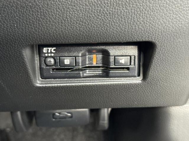 スイフト ハイブリッドＭＧ　社外　ナビ／セーフティサポート（スズキ）／シートヒーター　運転席／車線逸脱防止支援システム／ドライブレコーダー　前後／Ｂｌｕｅｔｏｏｔｈ接続／ＥＴＣ／ＥＢＤ付ＡＢＳ／横滑り防止装置　バックカメラ（25枚目）