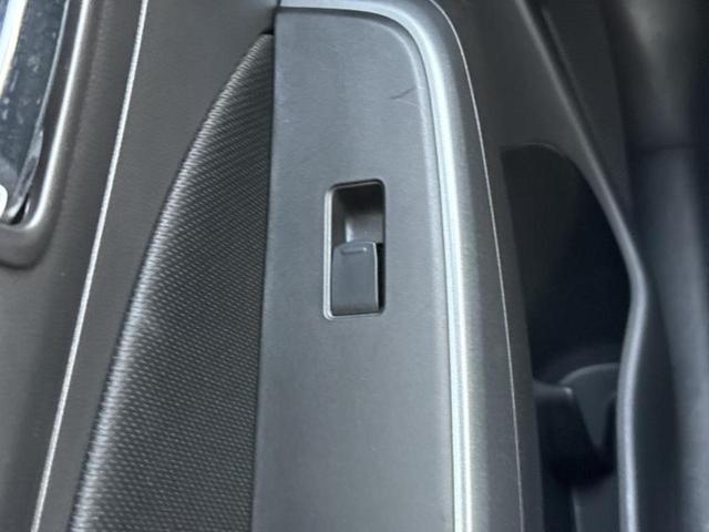 スイフト ハイブリッドＭＧ　社外　ナビ／セーフティサポート（スズキ）／シートヒーター　運転席／車線逸脱防止支援システム／ドライブレコーダー　前後／Ｂｌｕｅｔｏｏｔｈ接続／ＥＴＣ／ＥＢＤ付ＡＢＳ／横滑り防止装置　バックカメラ（30枚目）