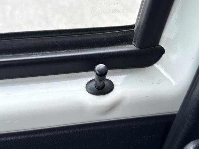 ハイゼットトラック ４ＷＤスタンダードノウヨウスペシャルＳＡ３ｔ　新品タイヤ／保証書／衝突安全装置／車線逸脱防止支援システム／ＥＢＤ付ＡＢＳ／横滑り防止装置／禁煙車／エアバッグ　運転席／パワーステアリング／マニュアルエアコン／ユーザー買取車／三方開／ラジオ　４ＷＤ（19枚目）