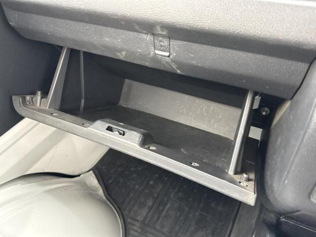 ハイゼットトラック ４ＷＤスタンダードノウヨウスペシャルＳＡ３ｔ　新品タイヤ／保証書／衝突安全装置／車線逸脱防止支援システム／ＥＢＤ付ＡＢＳ／横滑り防止装置／禁煙車／エアバッグ　運転席／パワーステアリング／マニュアルエアコン／ユーザー買取車／三方開／ラジオ　４ＷＤ（23枚目）