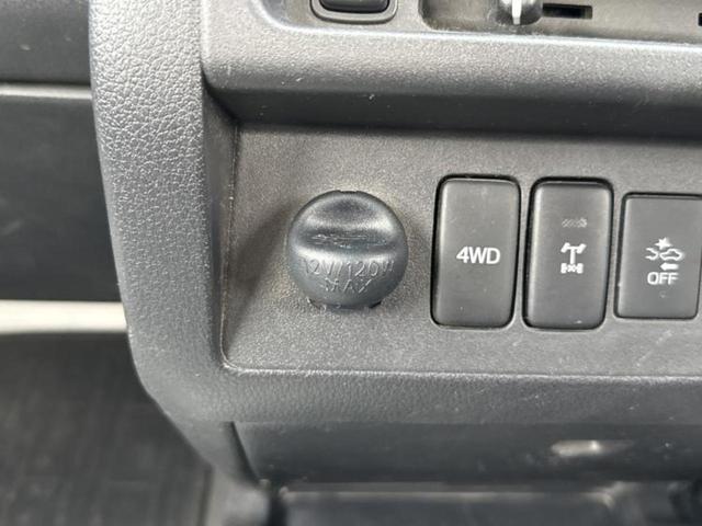 ハイゼットトラック ４ＷＤスタンダードノウヨウスペシャルＳＡ３ｔ　新品タイヤ／保証書／衝突安全装置／車線逸脱防止支援システム／ＥＢＤ付ＡＢＳ／横滑り防止装置／禁煙車／エアバッグ　運転席／パワーステアリング／マニュアルエアコン／ユーザー買取車／三方開／ラジオ　４ＷＤ（28枚目）